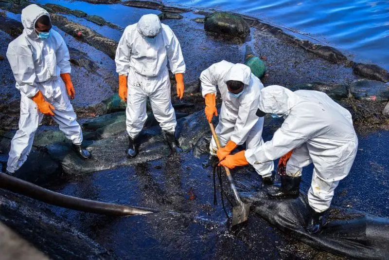 Comprehensive Guide to Oil Spill Cleaning Solutions: Ensuring Environmental Safety