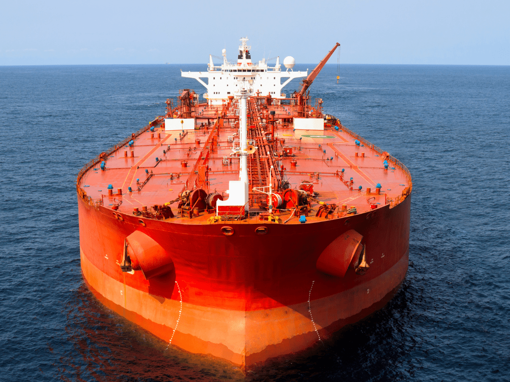 Dark Fleet Tanker Causes Oil Spill in Türkiye, Raising Environmental Concerns